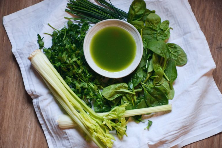 vegetable-broth-spinach-parsley-chives