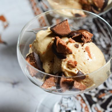 peanut-butter-ice-cream-reeses-chocolate-cups-vegan